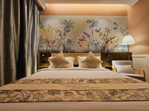 The Palm Suite at Lava Mansion